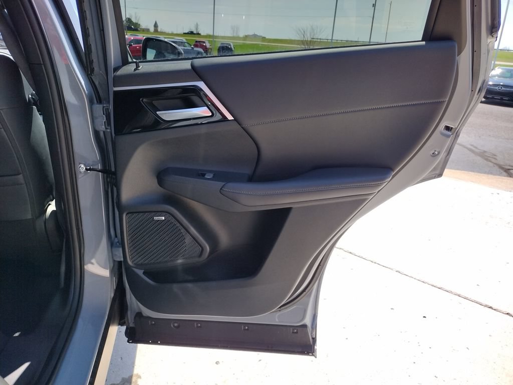 New 2026 Mitsubishi Outlander AWD image 33