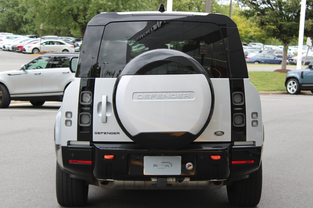 Used 2023 Land Rover Defender 130 X AWD/4WD image 4
