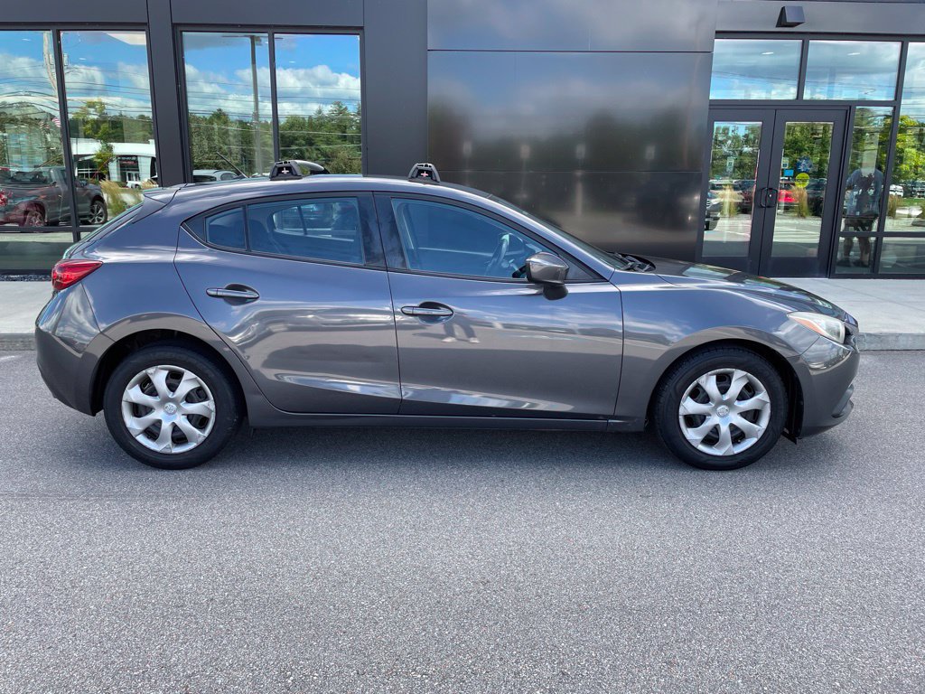 Used 2016 MAZDA MAZDA3 i Sport FWD image 3