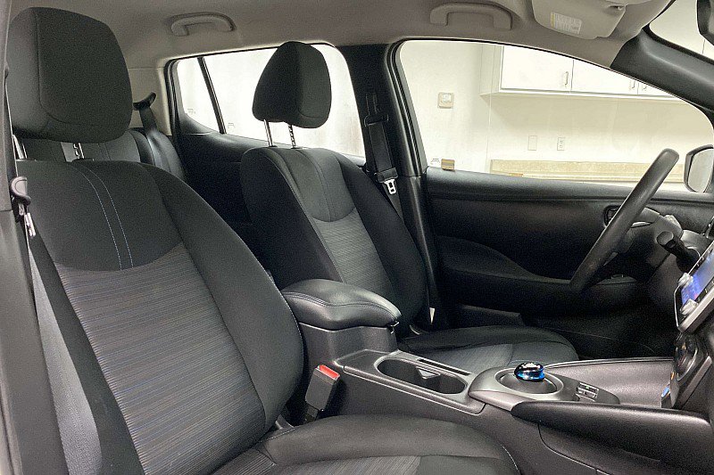 Used 2022 Nissan Leaf S image 31