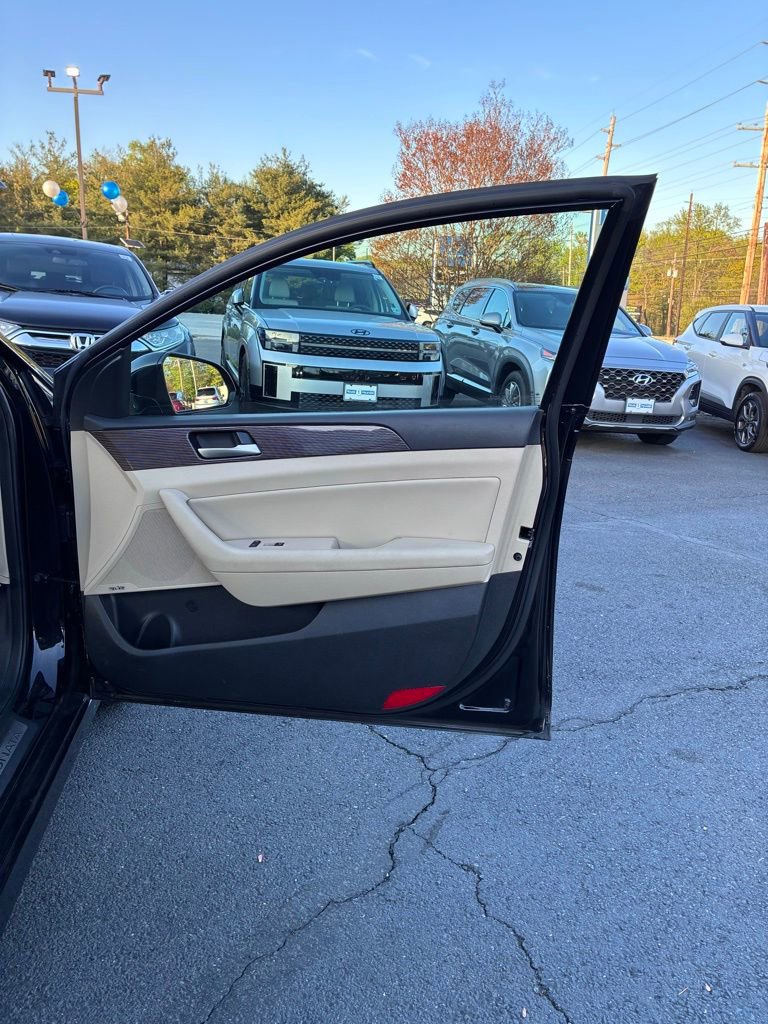 Used 2019 Hyundai Sonata Limited w/ Ultimate Package 04 FWD image 48