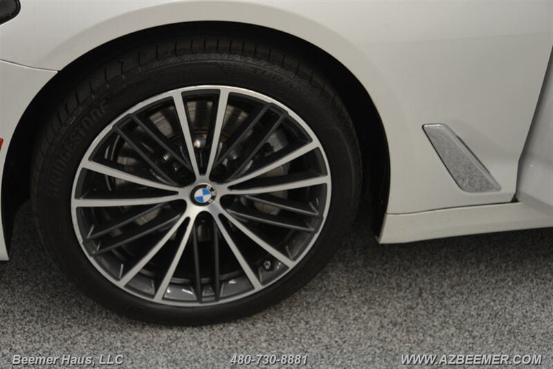 Used 2023 BMW 530i w/ Premium Package RWD image 51