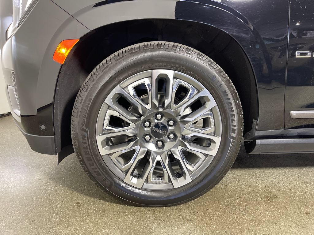 Used 2023 GMC Yukon Denali Ultimate AWD/4WD image 11