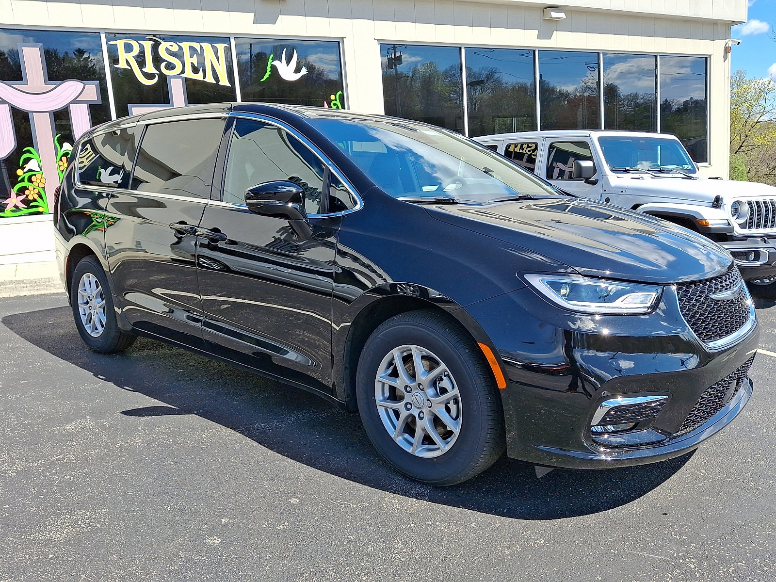 New 2026 Chrysler Pacifica Select FWD image 2