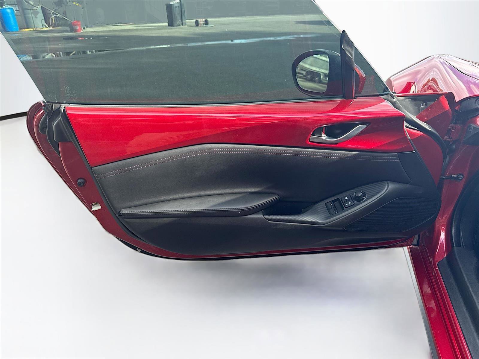 Used 2017 MAZDA MX-5 Miata RF Grand Touring image 16