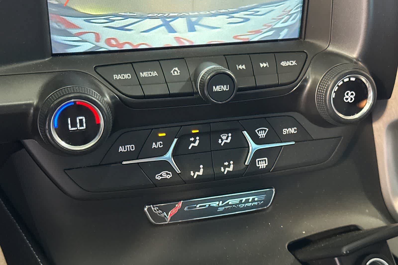 Used 2018 Chevrolet Corvette Stingray Coupe w/ 1LT RWD image 20