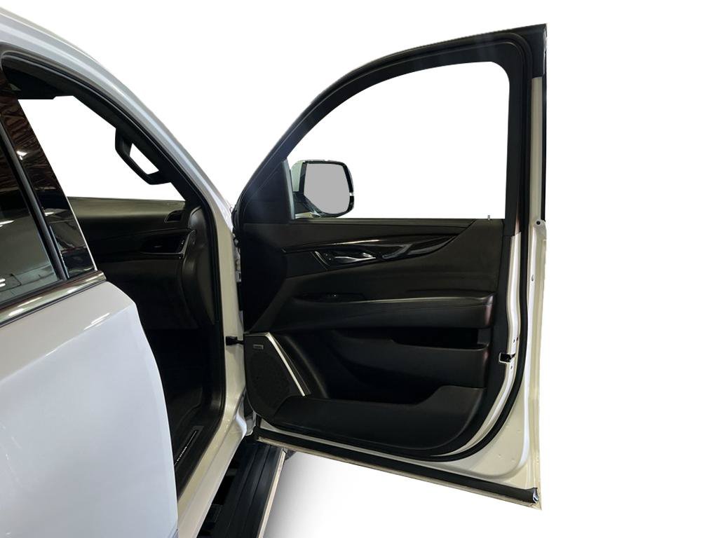 Certified 2020 Cadillac Escalade ESV Platinum AWD/4WD image 23
