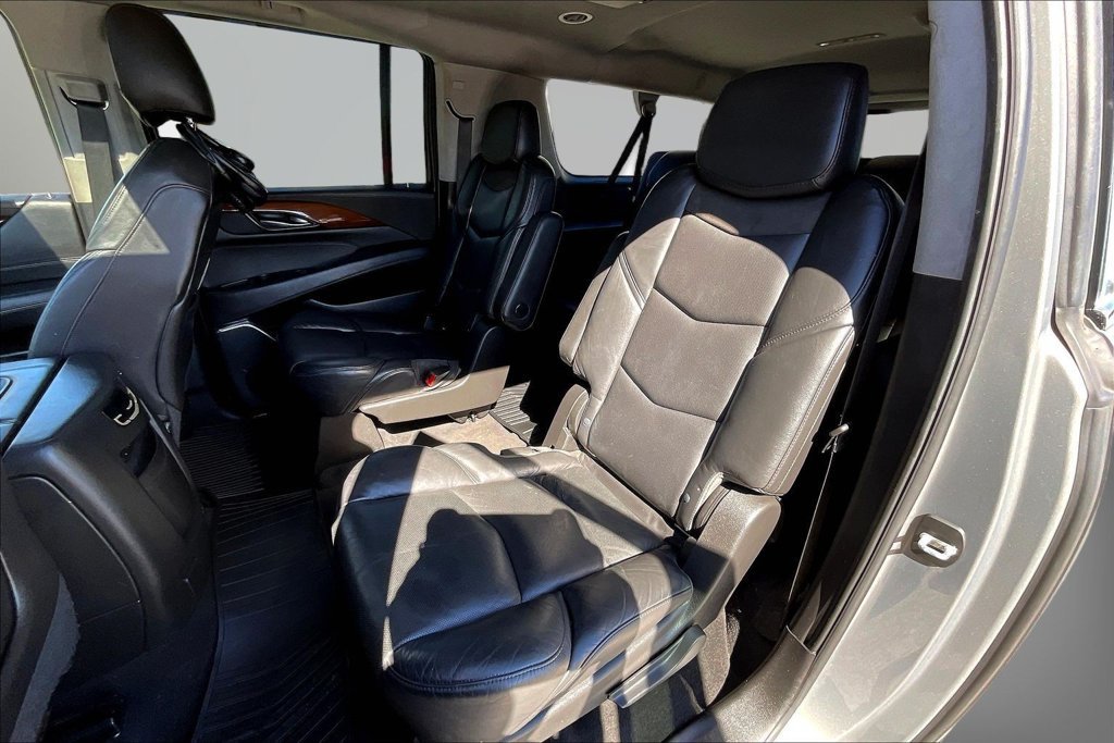 Used 2019 Cadillac Escalade ESV Premium Luxury RWD image 22