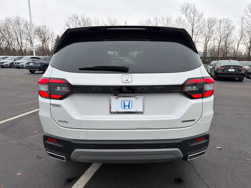 Certified 2023 Honda Pilot Touring image 4