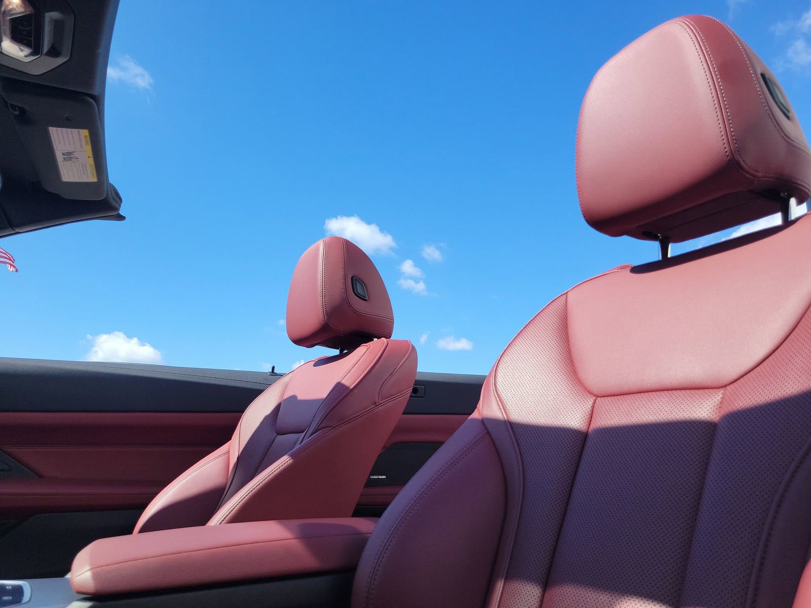 Used 2023 BMW M440i Convertible w/ Premium Package image 23