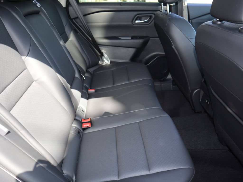 Certified 2025 Nissan Rogue SV w/ SV Premium Package AWD/4WD image 26