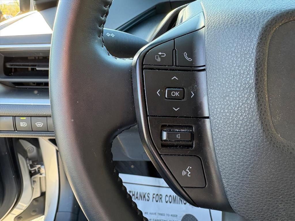 Used 2023 Toyota Prius LE image 12
