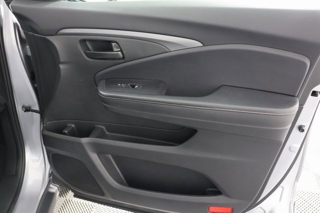 Used 2025 Honda Ridgeline Sport image 26