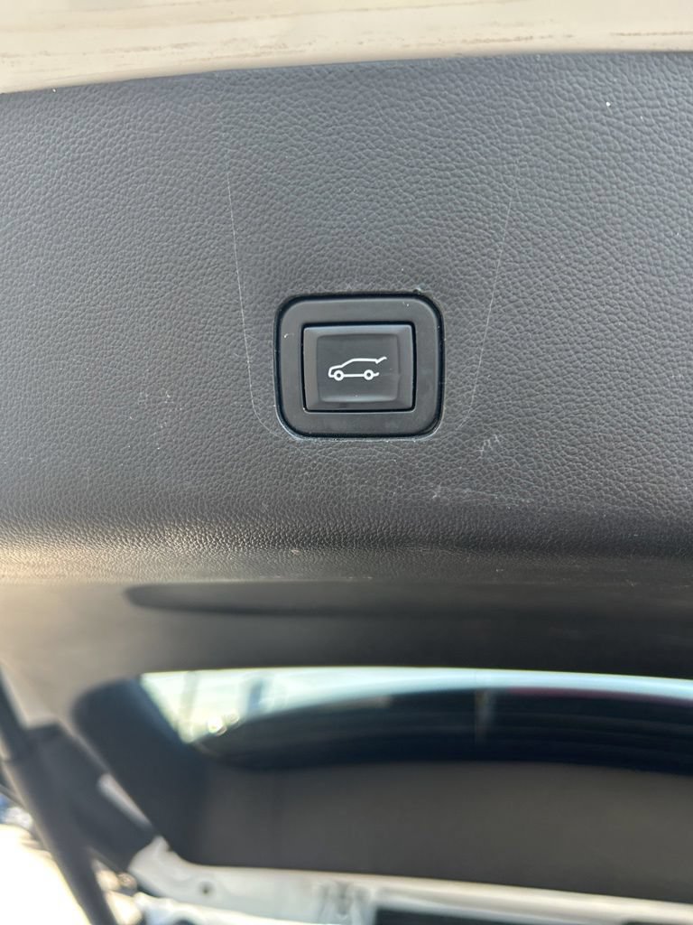 Used 2019 Chevrolet Traverse LT AWD/4WD image 15