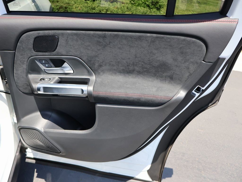 Certified 2025 Mercedes-Benz GLB 250 4MATIC image 16