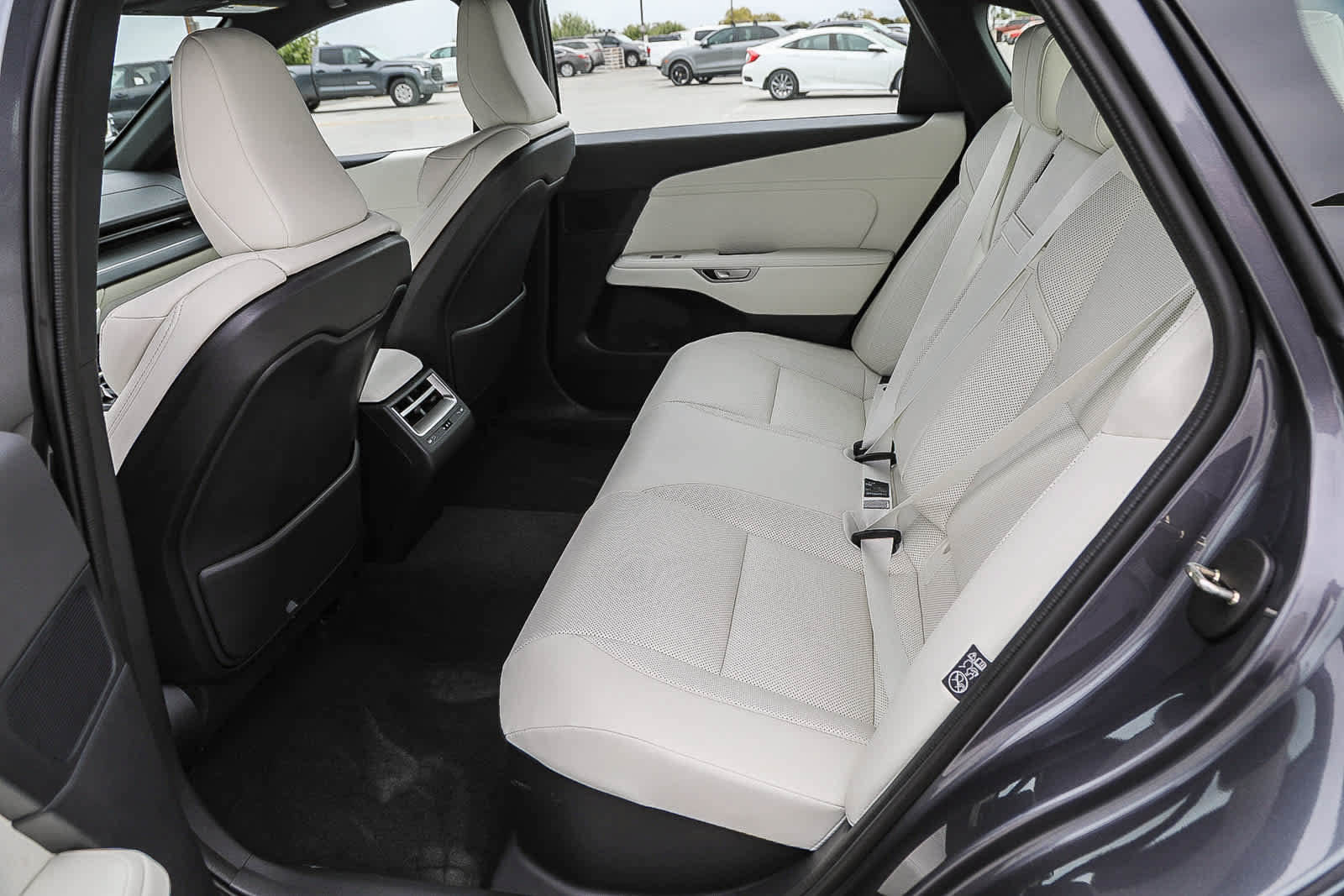 Used 2026 Lexus ES 350e w/ Convenience Package FWD image 18