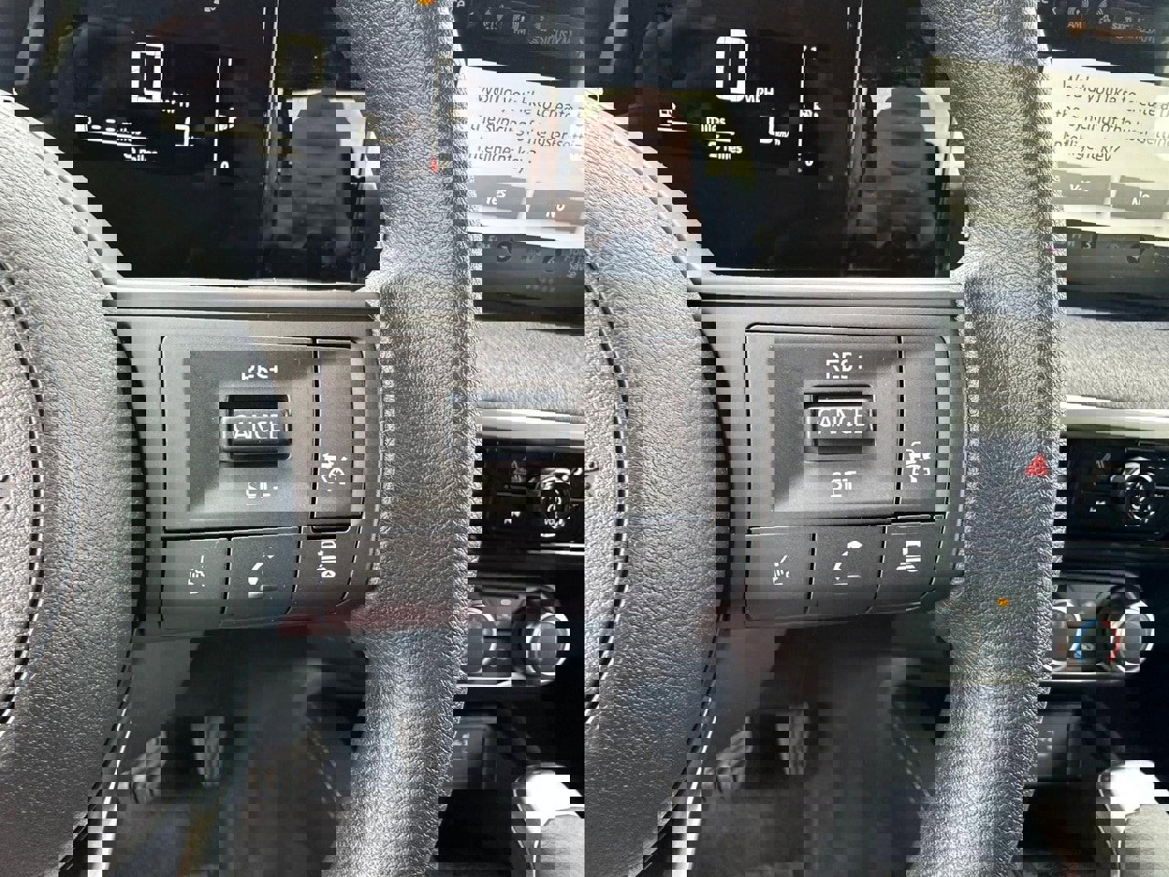 New 2025 Nissan Kicks SV image 18