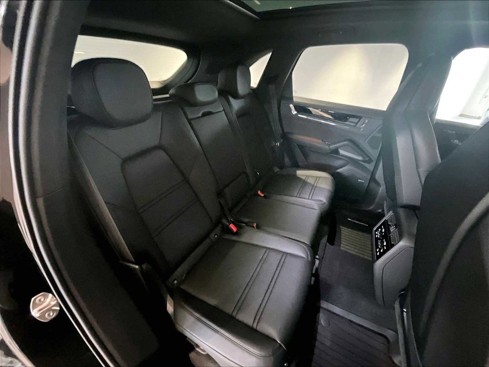 New 2026 Porsche Cayenne GTS AWD/4WD image 29