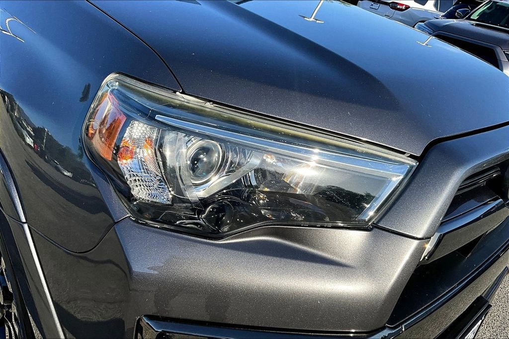 Used 2020 Toyota 4Runner Nightshade image 33