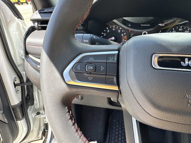 Used 2025 Jeep Compass Trailhawk image 28