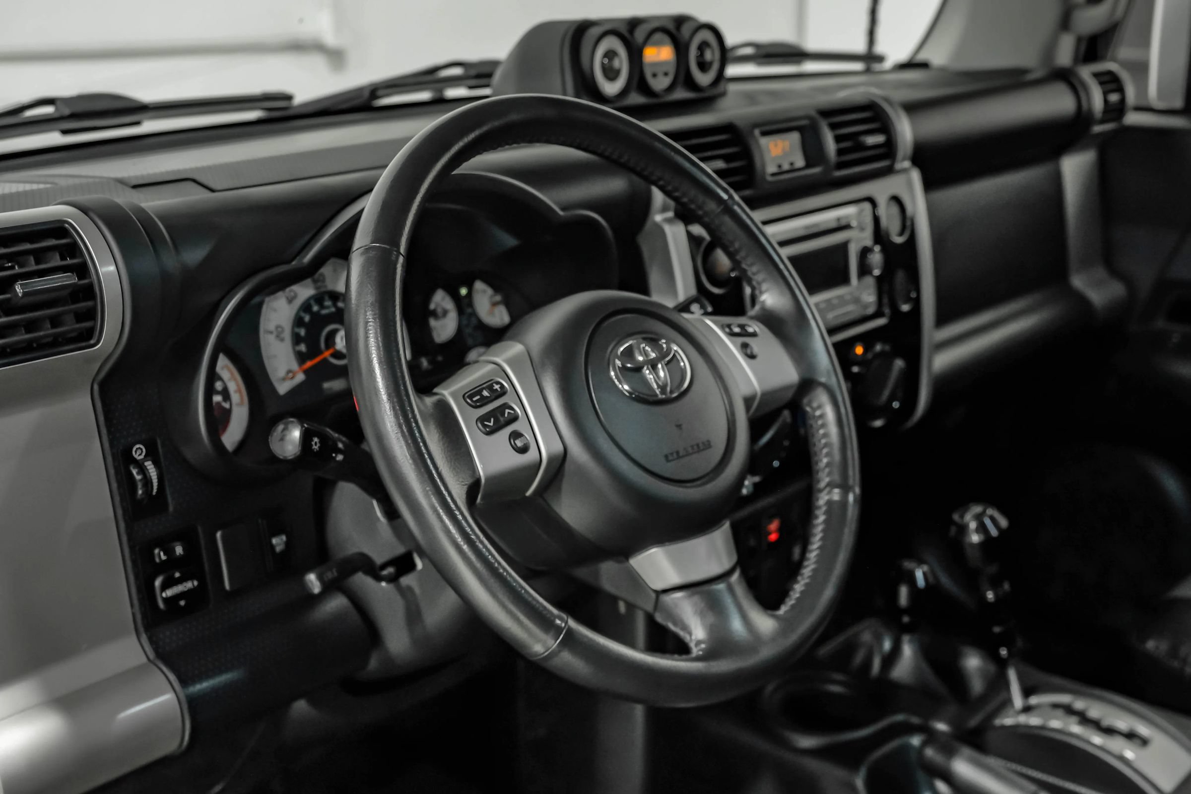 Used 2013 Toyota FJ Cruiser 4WD w/ Upgrade Pkg image 21