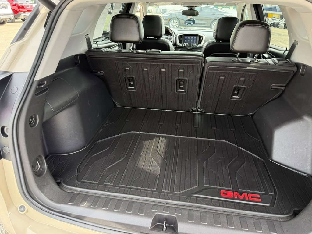 Used 2023 GMC Terrain SLT w/ Tech Package AWD/4WD image 16