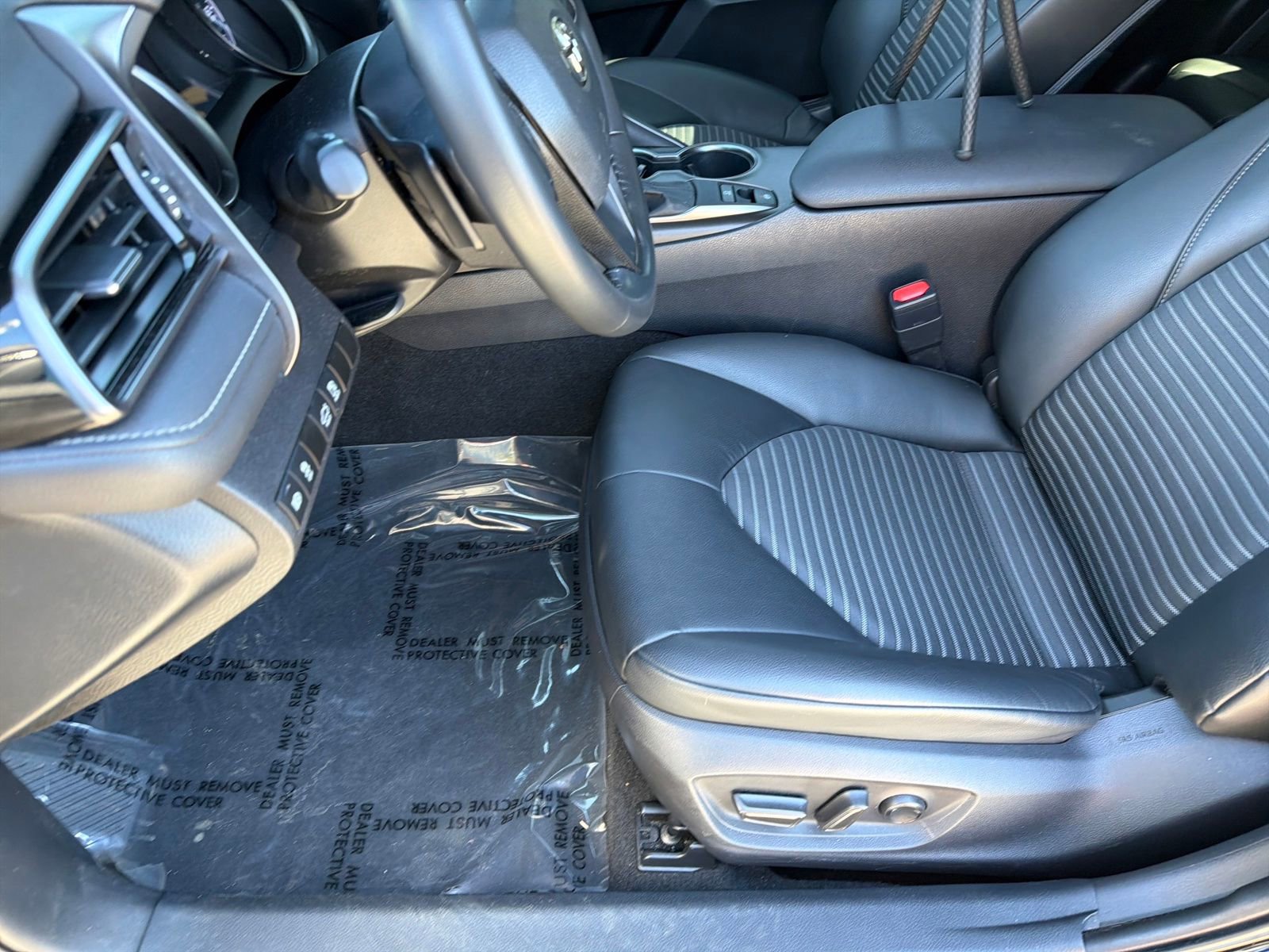 Used 2021 Toyota Camry SE w/ Convenience Package image 20