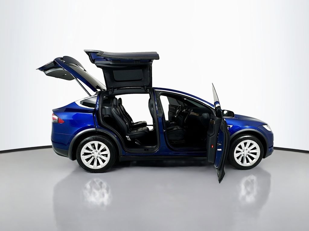 Used 2018 Tesla Model X 75D image 34