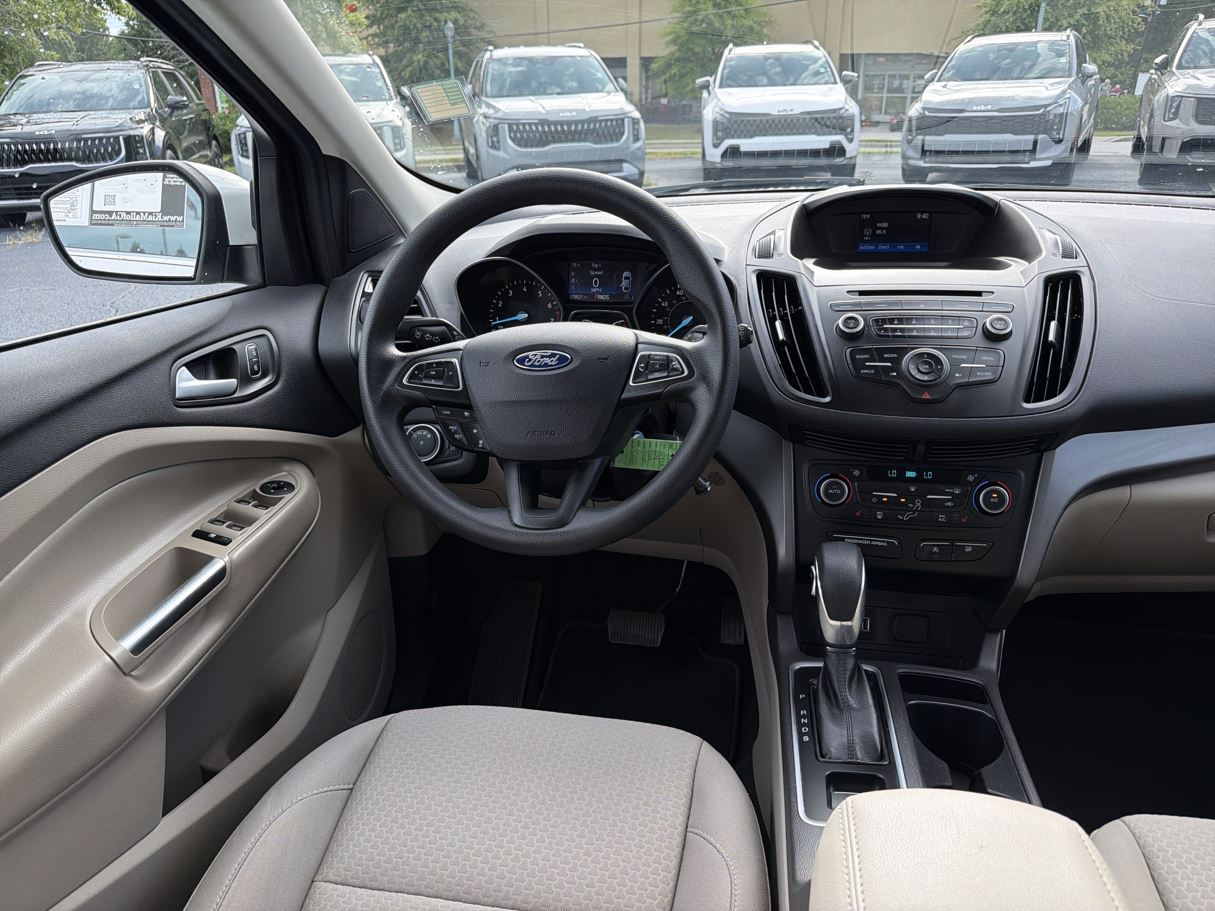 Used 2018 Ford Escape SE w/ Ford Safe & Smart Package FWD image 3