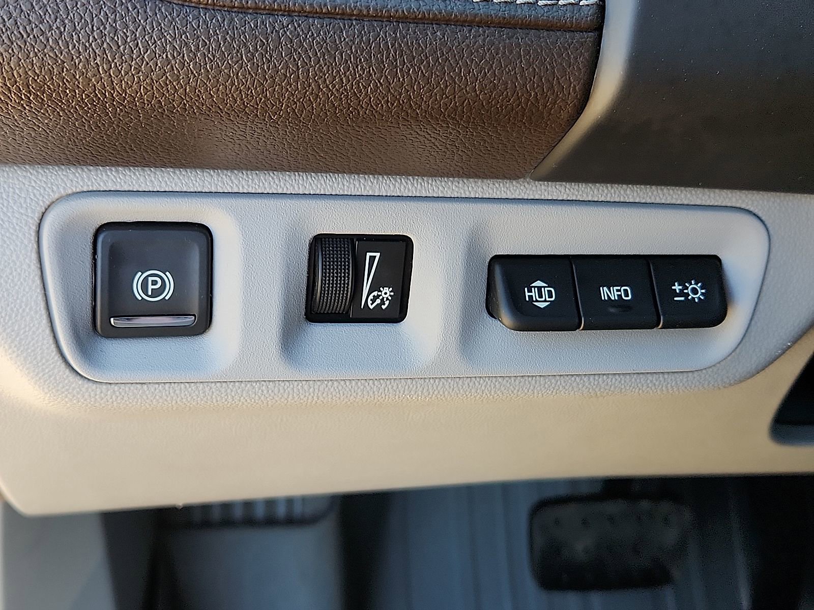 Used 2022 GMC Acadia SLT w/ Technology Package image 17