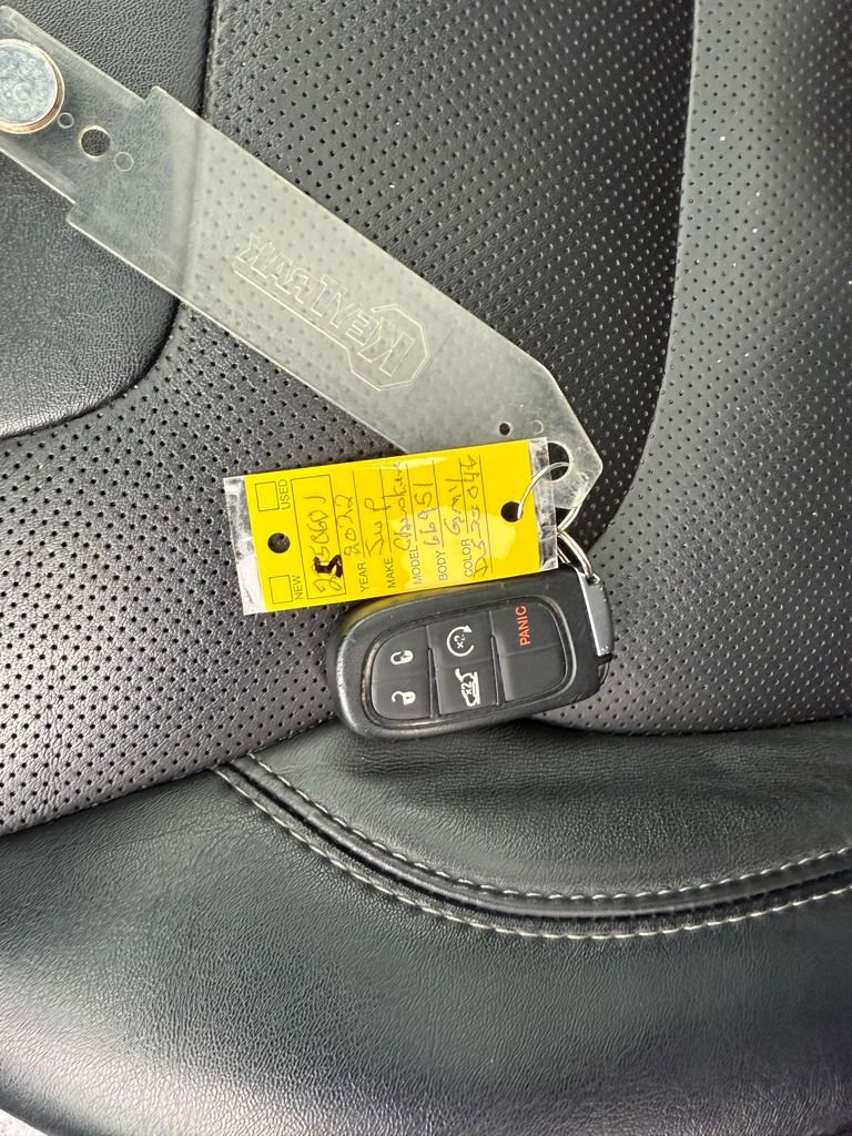 Used 2022 Jeep Cherokee Latitude Lux w/ Sun & Sound Group image 23