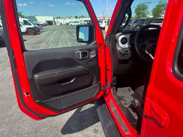 Used 2025 Jeep Wrangler Unlimited Sahara w/ Safety Group AWD/4WD image 10