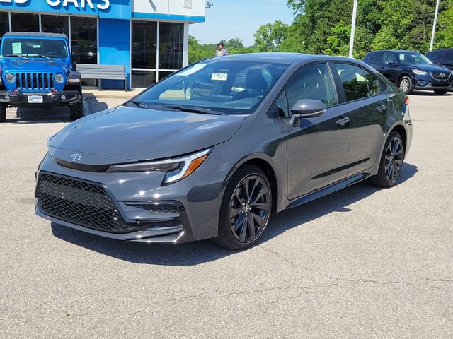 Used 2026 Toyota Corolla SE FWD image 2