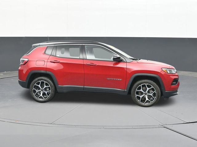 Used 2025 Jeep Compass Limited AWD/4WD image 19