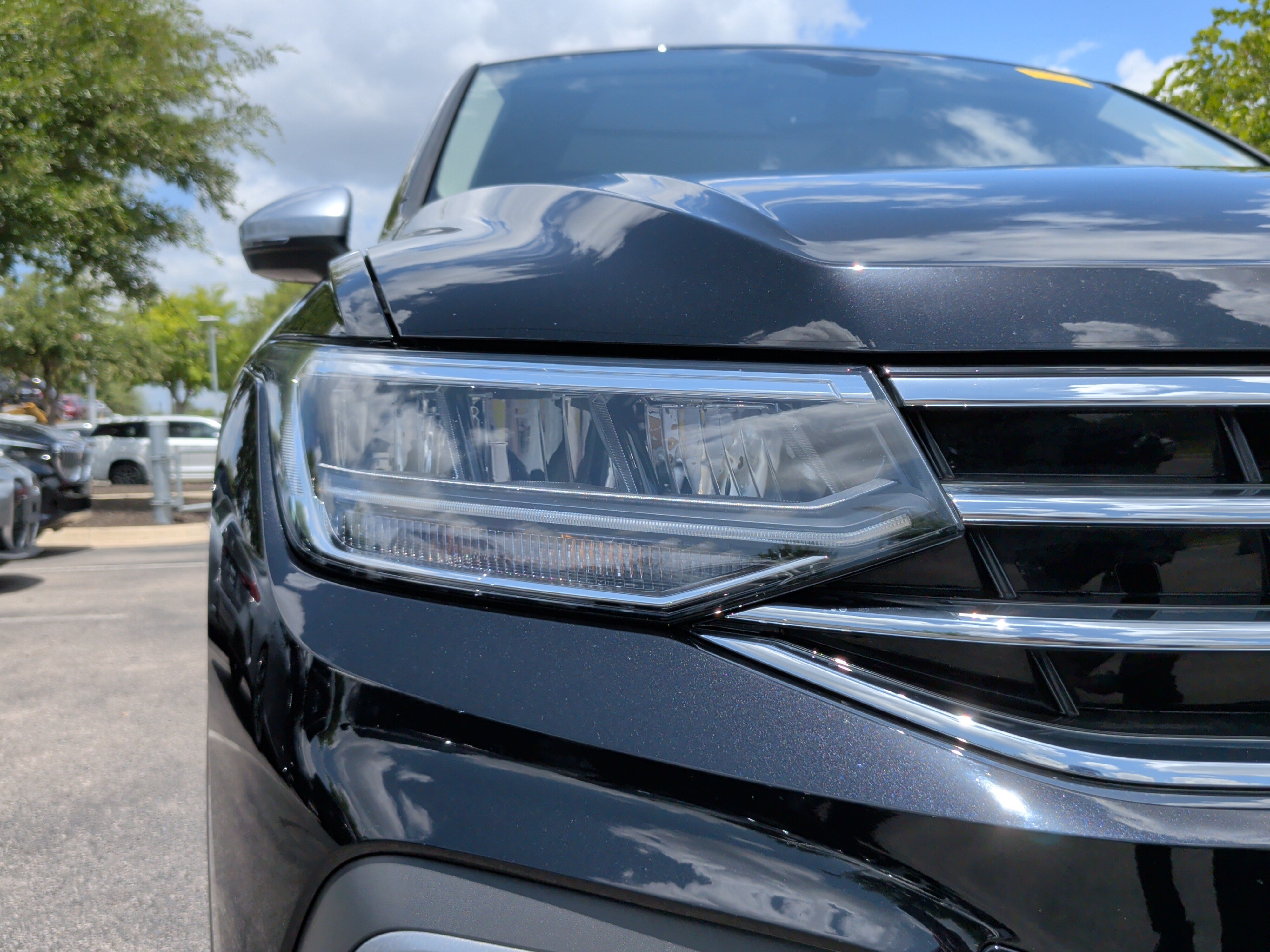 Used 2024 Volkswagen Tiguan Wolfsburg Edition FWD image 3
