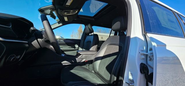 New 2025 Jeep Grand Cherokee L Altitude image 32