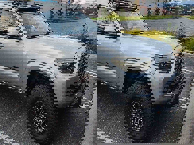 Used 2018 Toyota Tacoma SR5 image 10