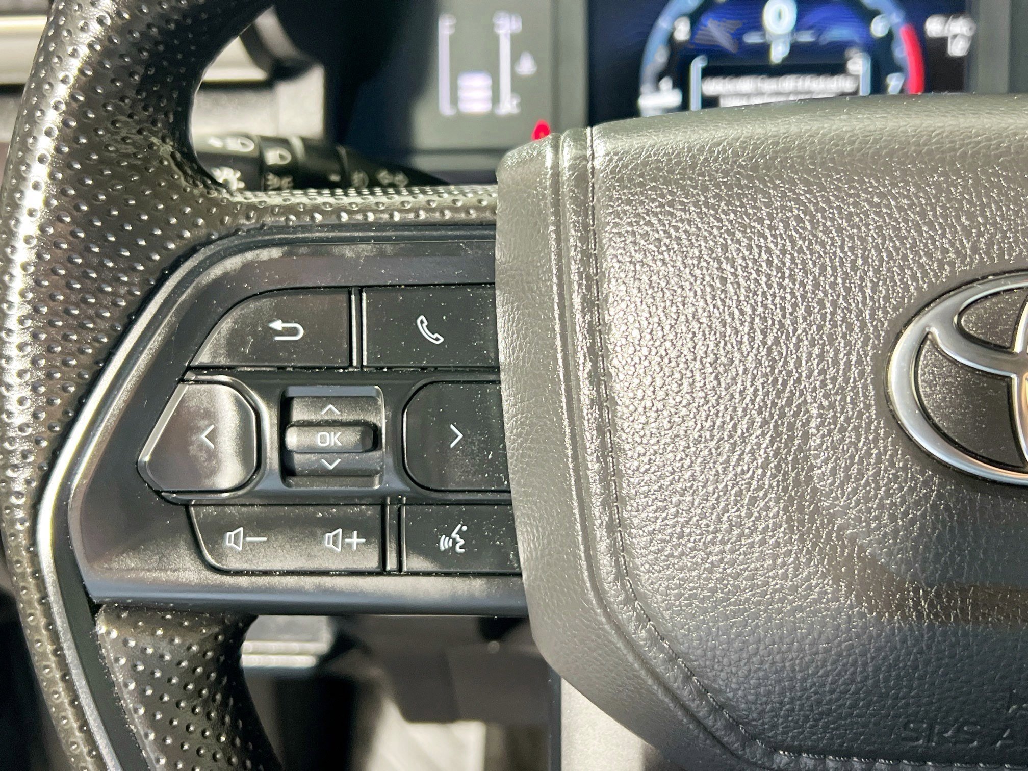 Used 2025 Toyota Tacoma SR5 RWD image 18