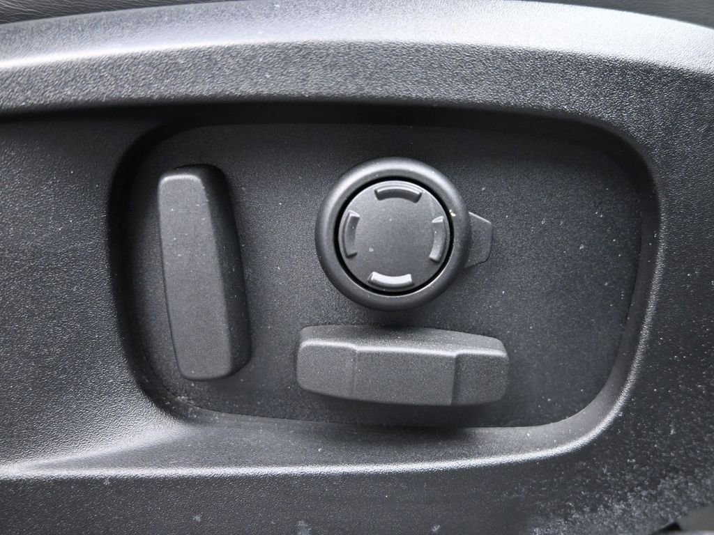 Used 2022 Land Rover Defender 110 V8 image 12