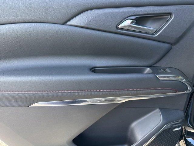 Used 2024 Chevrolet Traverse RS image 25