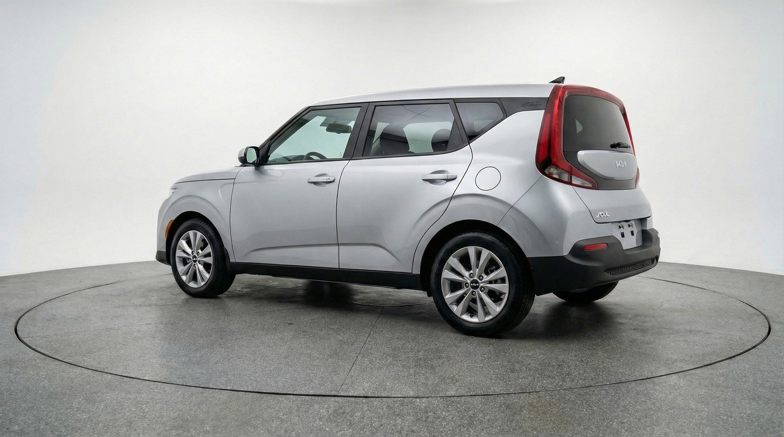 Used 2025 Kia Soul LX w/ LX Technology Package FWD image 6