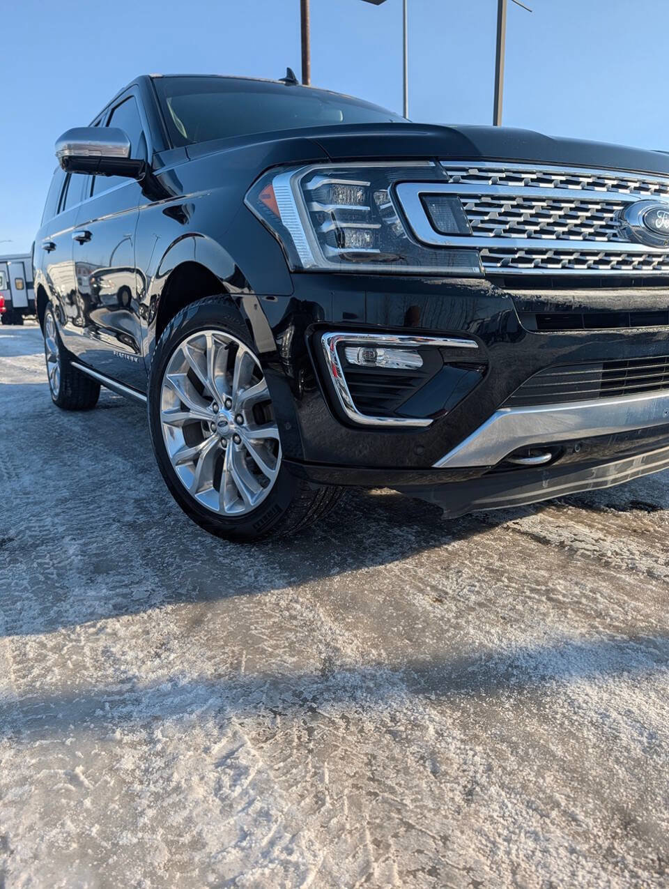 Used 2018 Ford Expedition Platinum AWD/4WD image 2