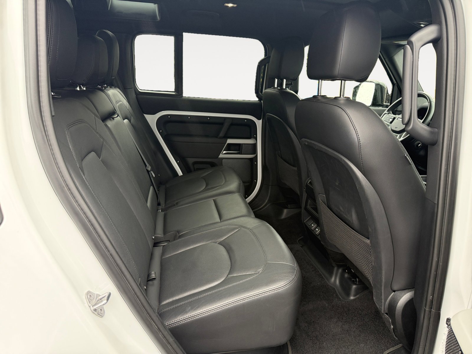 Used 2024 Land Rover Defender 110 S image 18