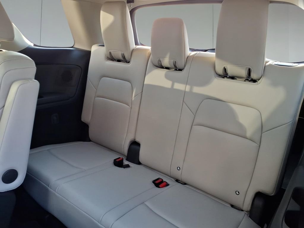 New 2026 Nissan Pathfinder SL w/ SL Premium Package FWD image 24