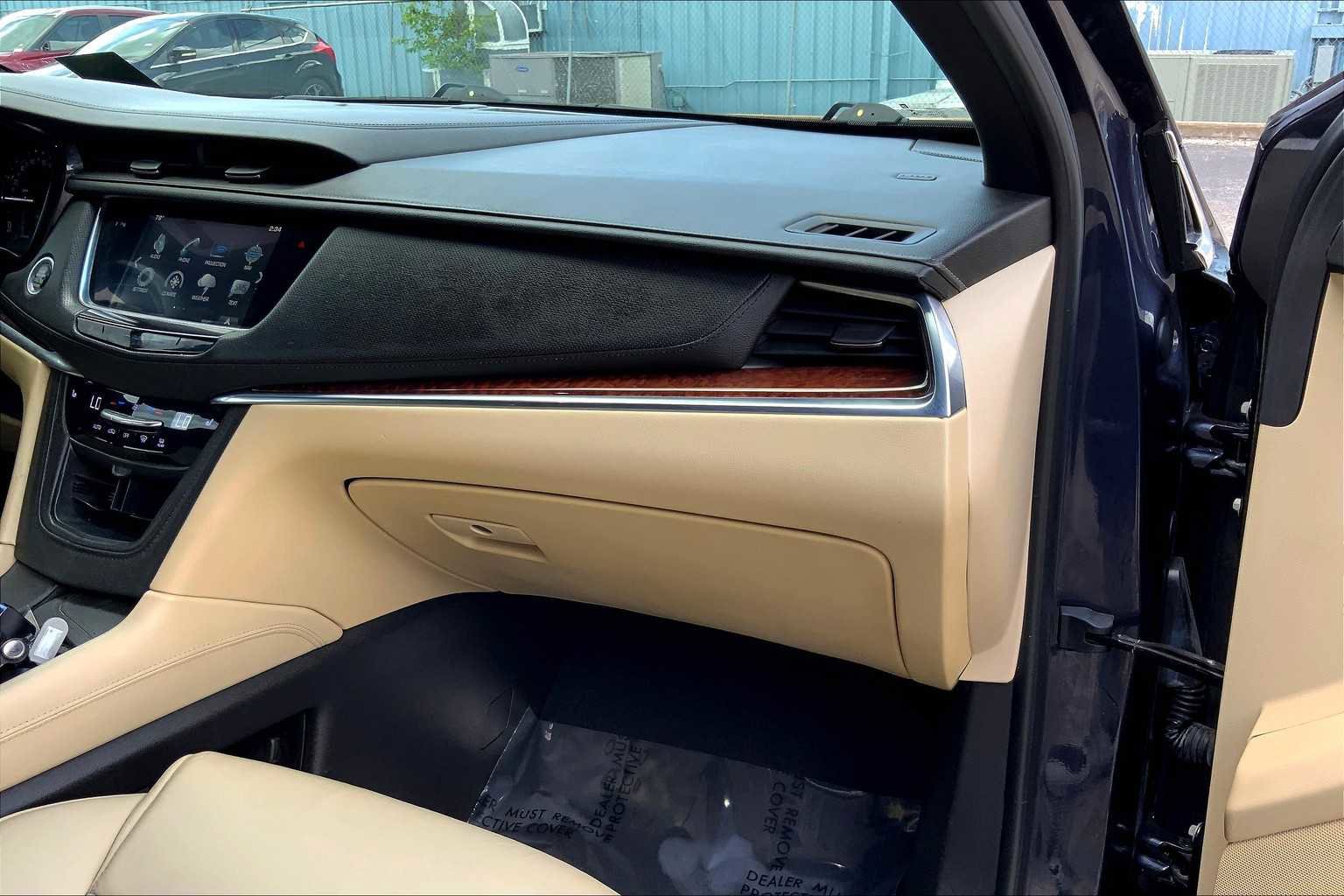 Used 2018 Cadillac XT5 Luxury w/ Driver Awareness Package image 36