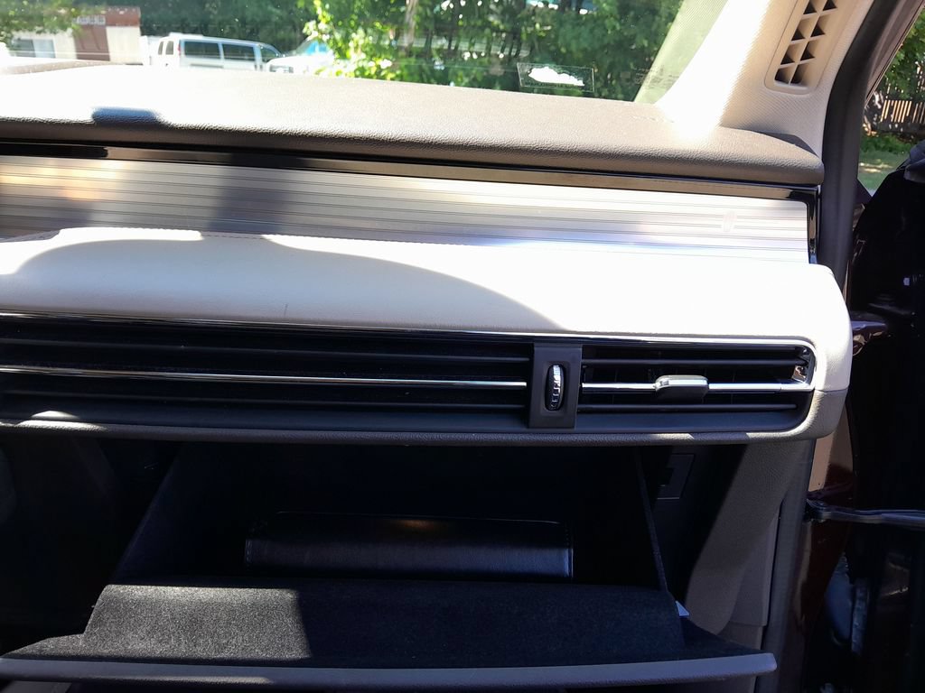 Used 2021 Lincoln Corsair AWD w/ Premium Package image 40