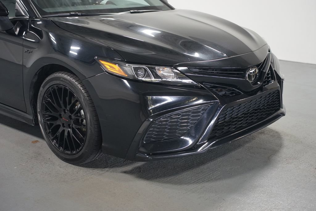 Used 2024 Toyota Camry SE image 4