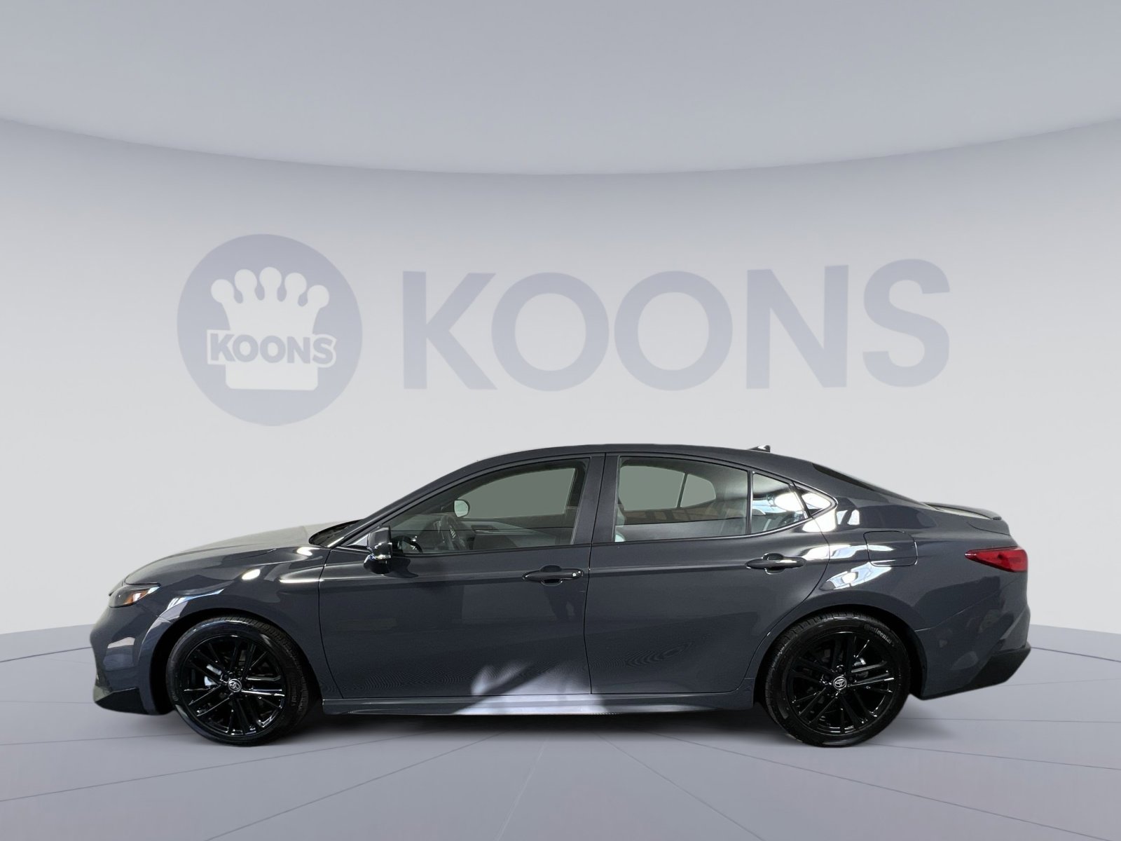 Used 2026 Toyota Camry SE image 7