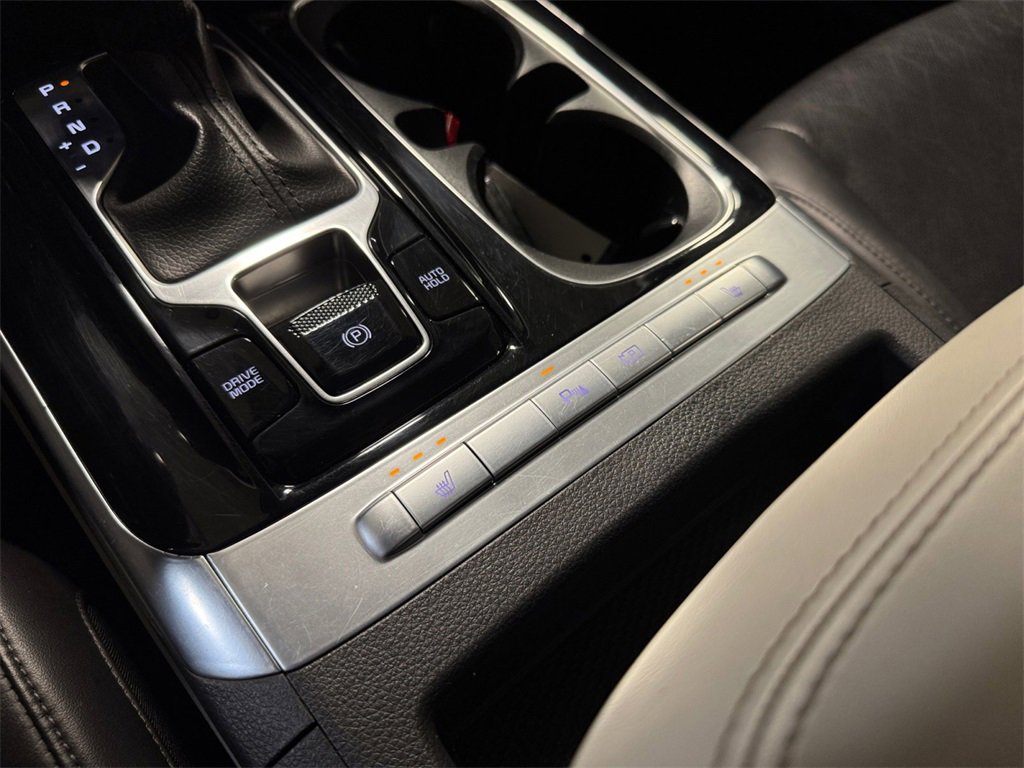 Certified 2024 Kia Carnival EX image 30