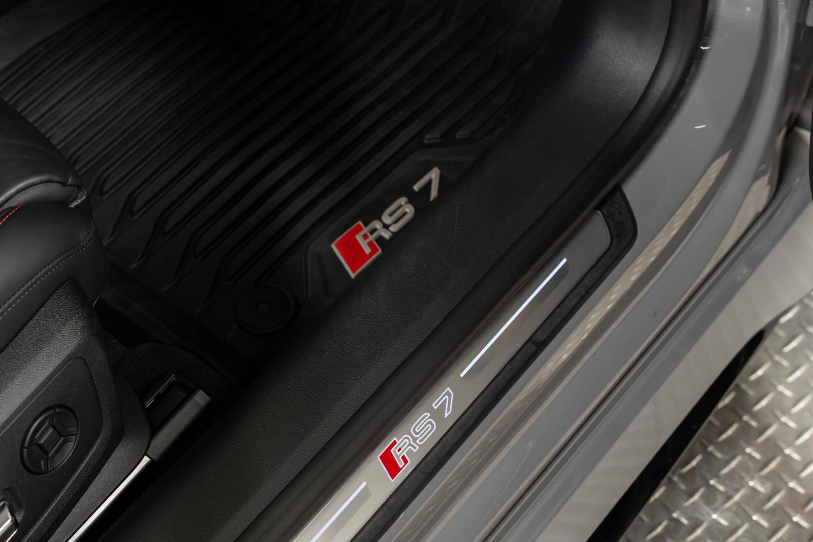 Used 2021 Audi RS 7 Sportback w/ Black Optic Package image 87